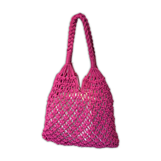 Borsa a spalla stile hobo in corda intrecciata a rete fitta color magenta. Un modello estivo leggerissimo e flessibile, perfetto per il mare o per il tempo libero. Caratterizzata da un comodo manico intrecciato e da una sacca interna removibile in tessuto per custodire gli oggetti personali. Un accessorio fresco, capiente e ricco di stile.