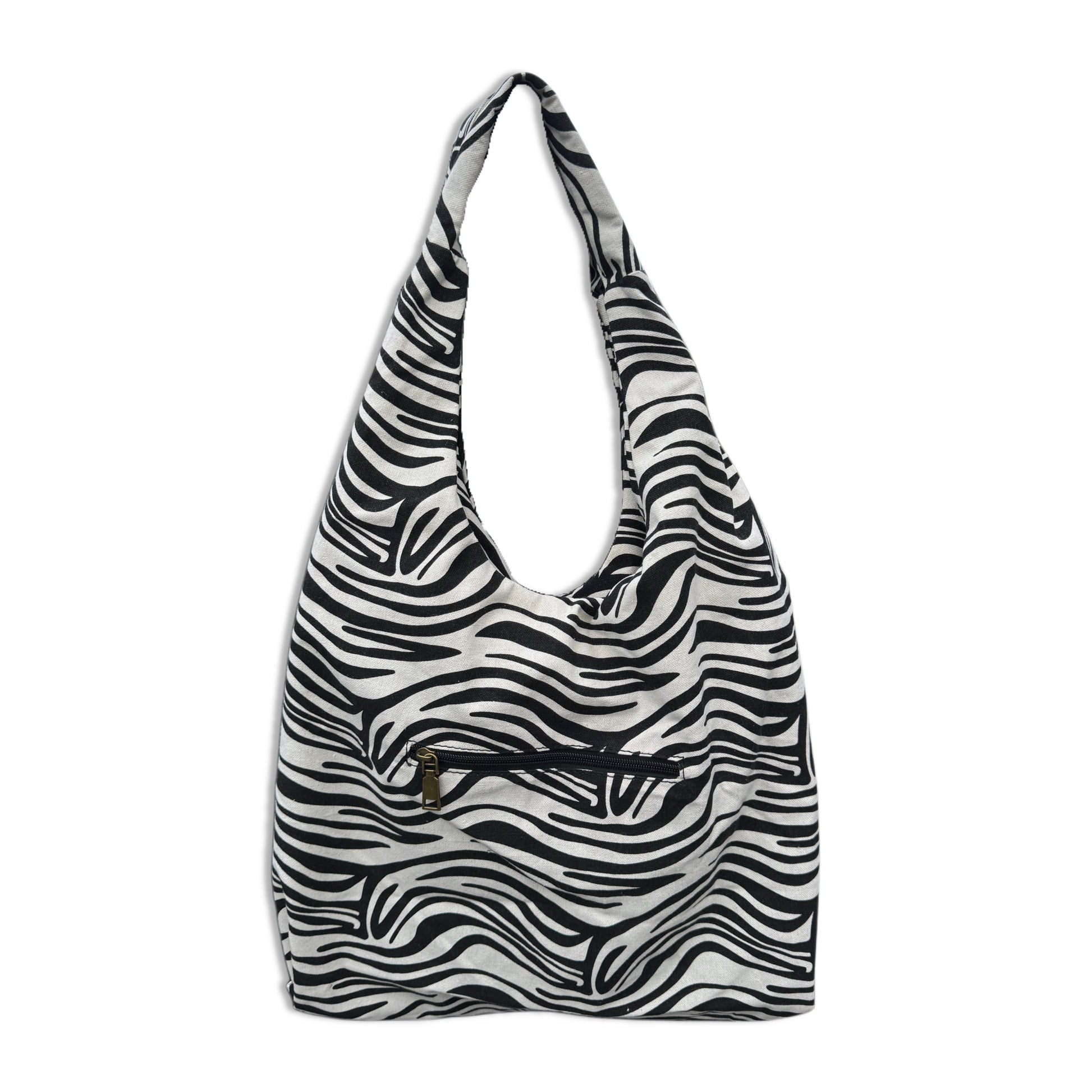 Borsa a sacca hobo da spiaggia in resistente tessuto canvas zebrato bianco e nero. Modello ultra leggero e capiente con manico largo da spalla. Dotata di una comoda tasca esterna posteriore con cerniera per gli oggetti personali. L'accessorio perfetto, comodo e super chic per completare i tuoi outfit estivi da spiaggia o piscina.