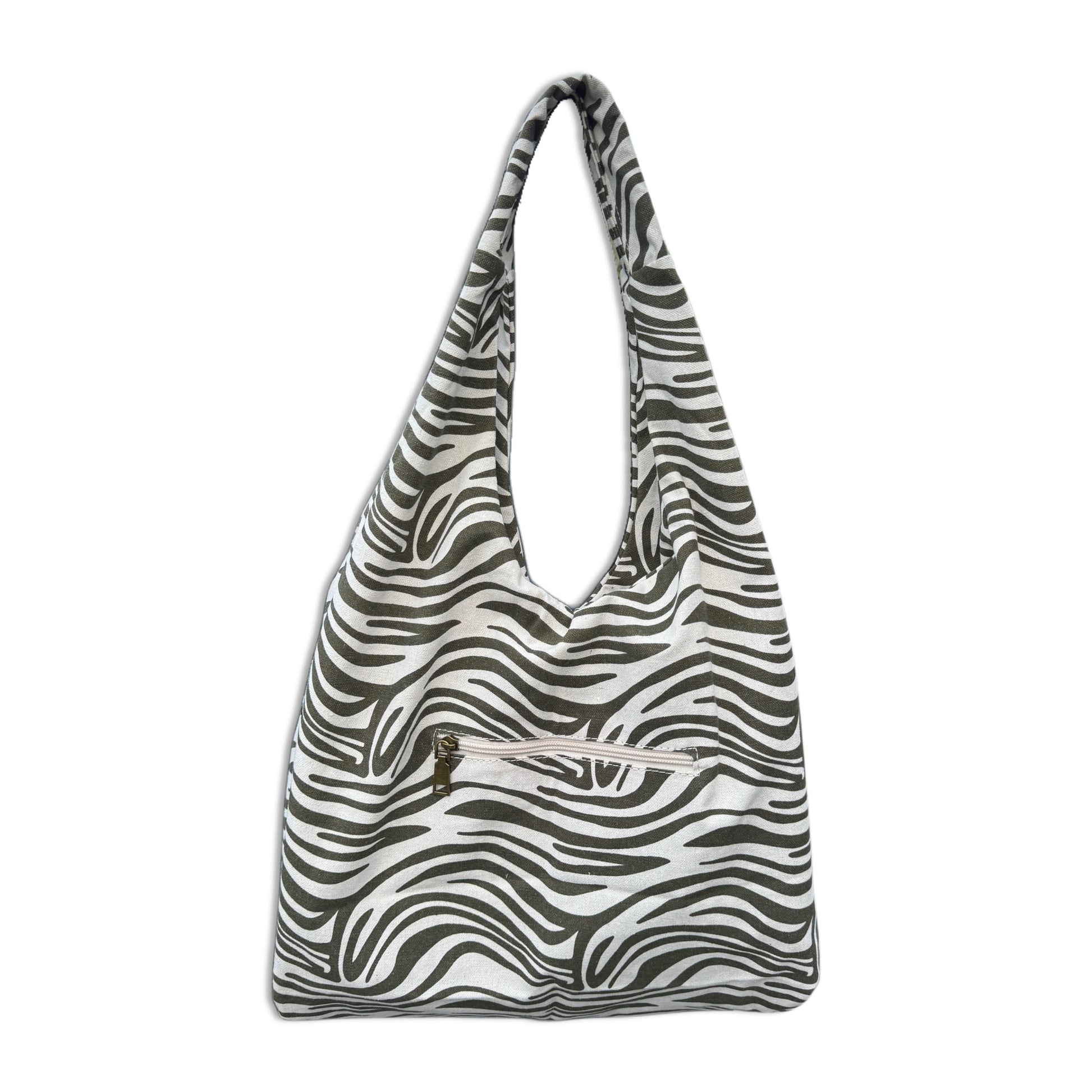 Borsa a sacca hobo da spiaggia in resistente tessuto canvas zebrato bianco e nero. Modello ultra leggero e capiente con manico largo da spalla. Dotata di una comoda tasca esterna posteriore con cerniera per gli oggetti personali. L'accessorio perfetto, comodo e super chic per completare i tuoi outfit estivi da spiaggia o piscina.