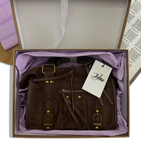 Fai un regalo indimenticabile! 🎁 Aggiungi la nostra Box Regalo esclusiva per una confezione curata ed elegante. Scoprila nel carrello!