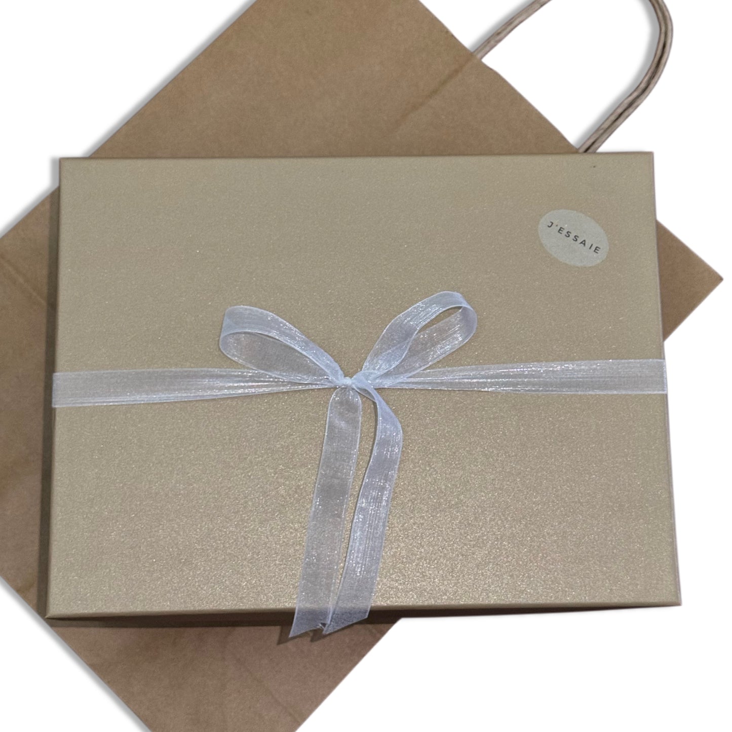 Fai un regalo indimenticabile! 🎁 Aggiungi la nostra Box Regalo esclusiva per una confezione curata ed elegante. 